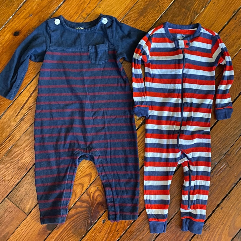 Gap Bundle Size 12-18 Months Bodysuit & Footie Pajamas